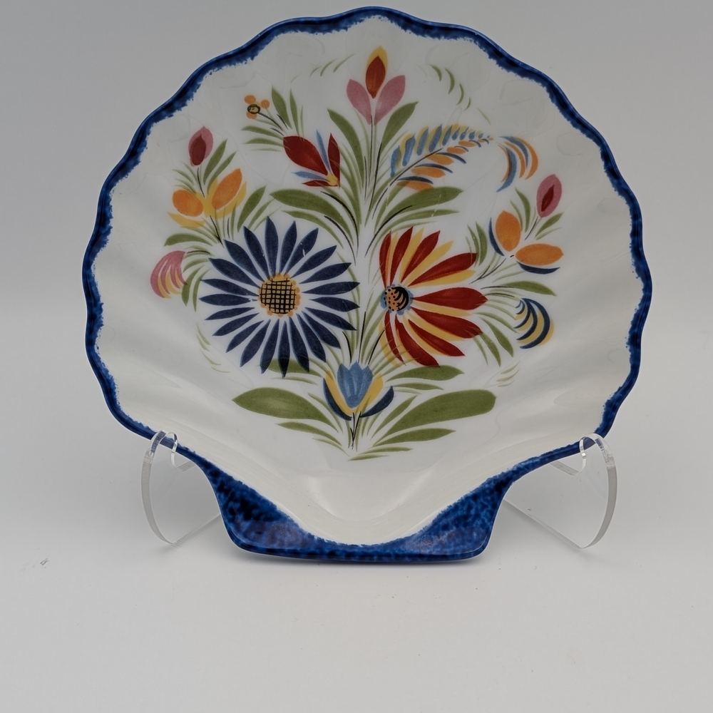Floral Shell-Shaped Decorative Plate